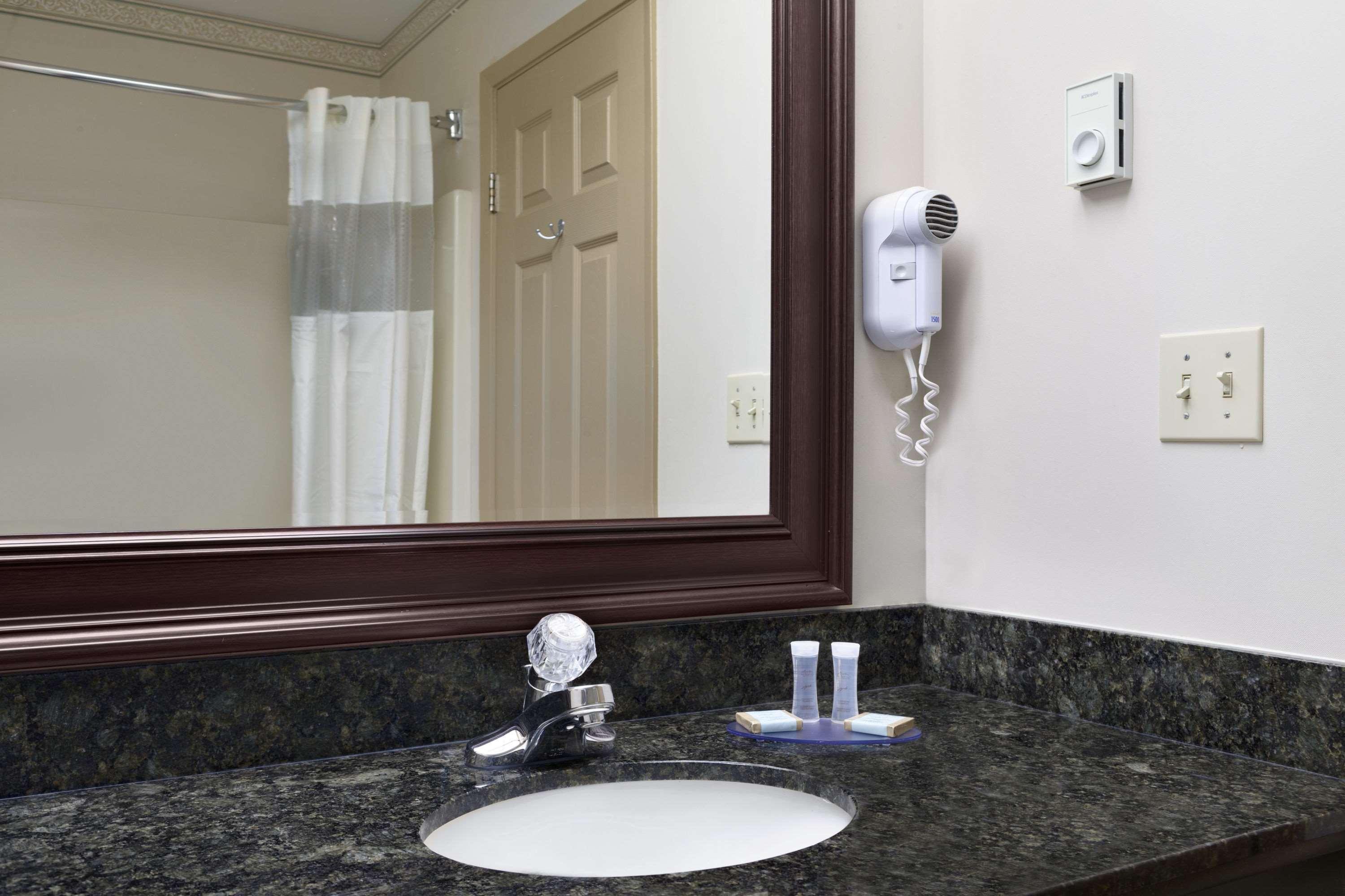 Days Inn & Suites By Wyndham Sault Ste. Marie On Ngoại thất bức ảnh