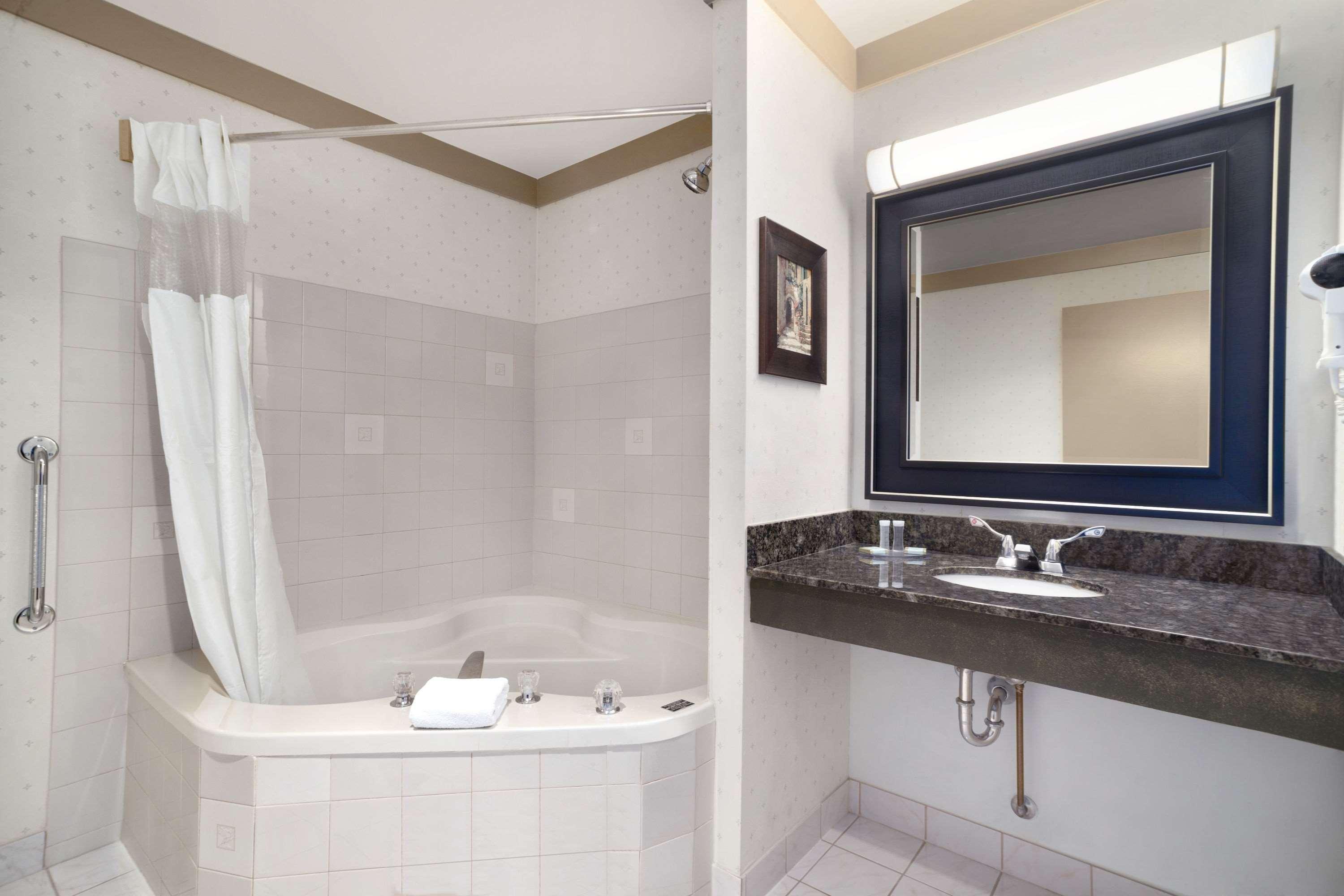 Days Inn & Suites By Wyndham Sault Ste. Marie On Ngoại thất bức ảnh