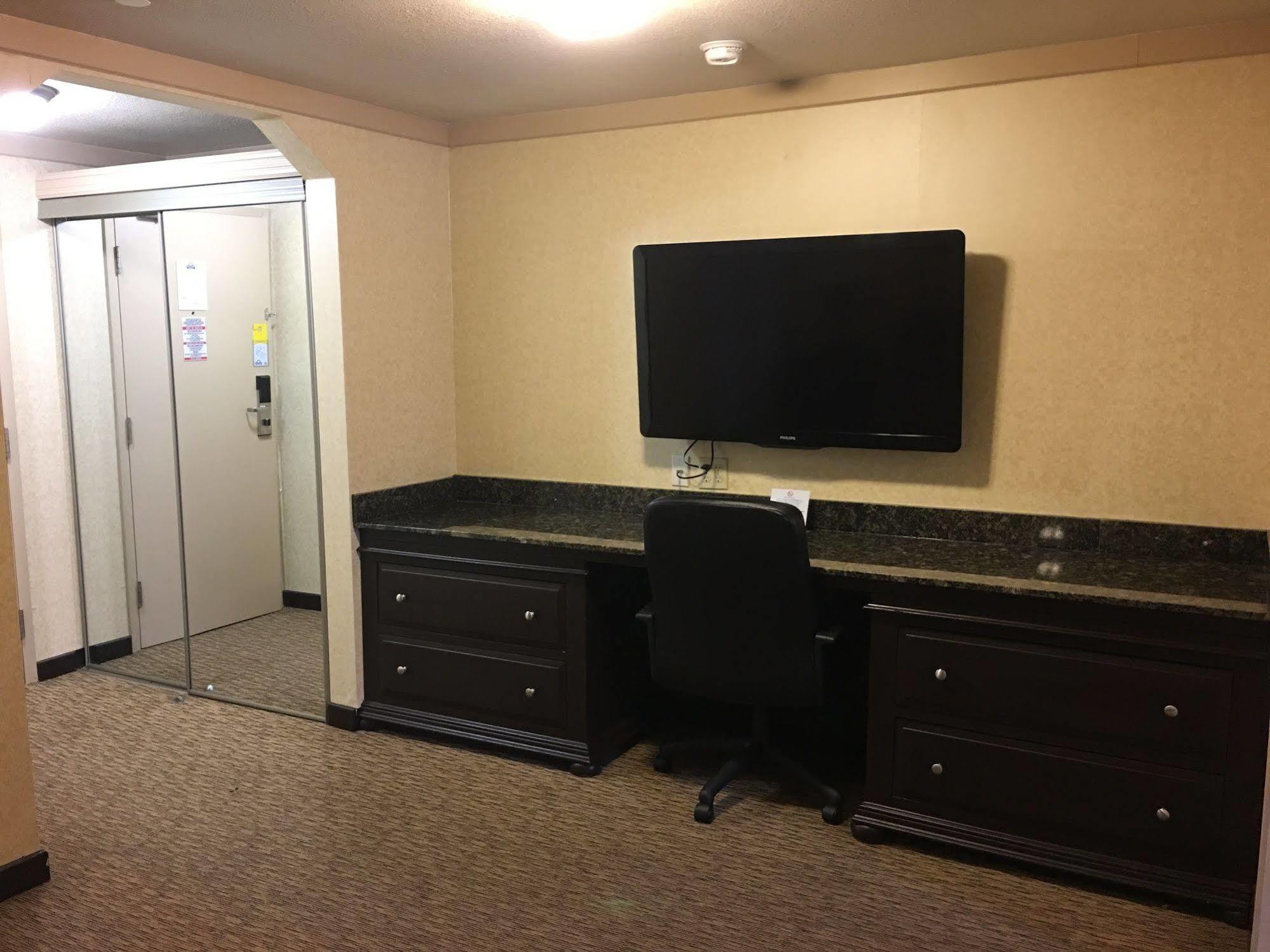 Days Inn & Suites By Wyndham Sault Ste. Marie On Ngoại thất bức ảnh