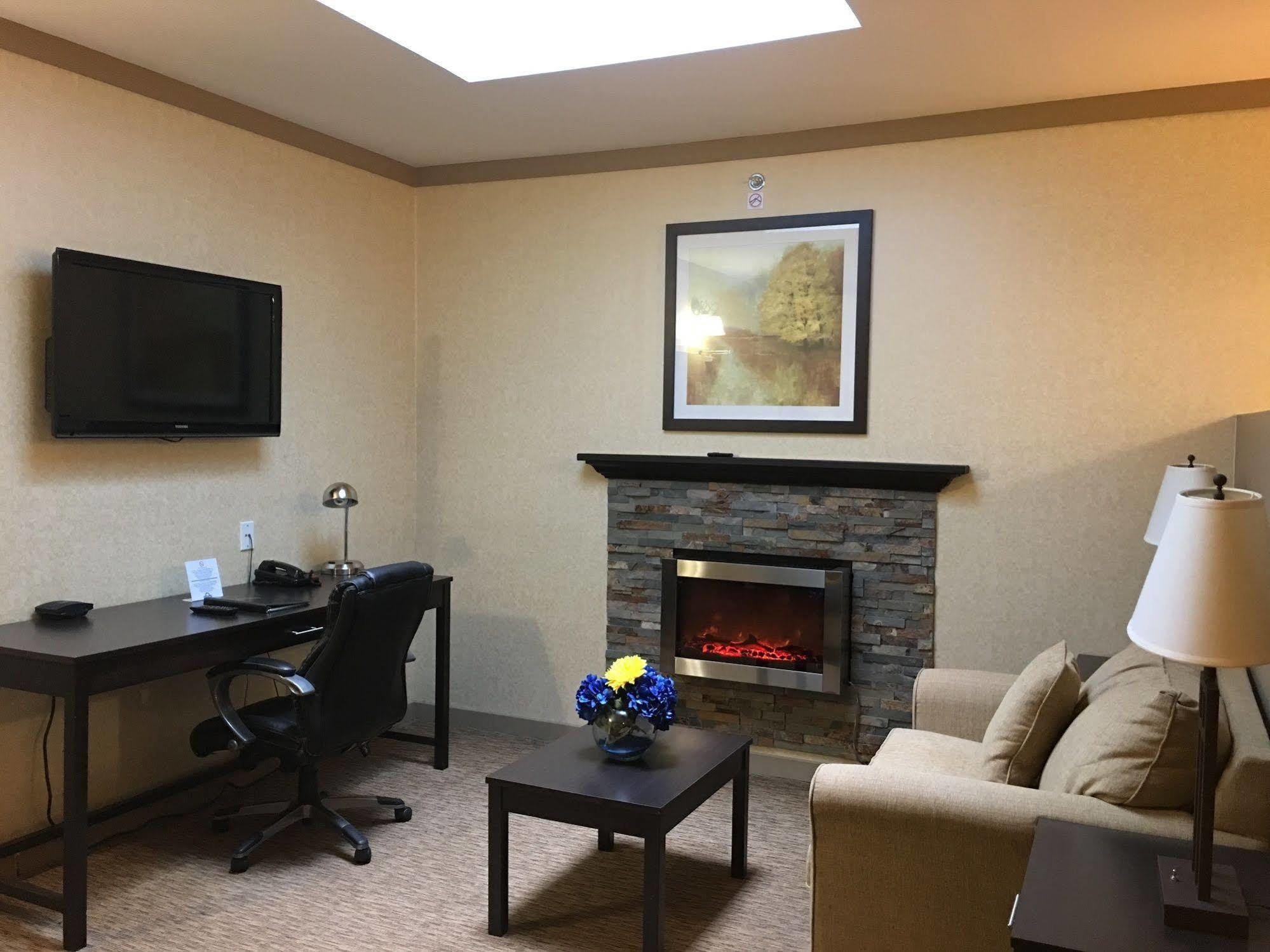 Days Inn & Suites By Wyndham Sault Ste. Marie On Ngoại thất bức ảnh