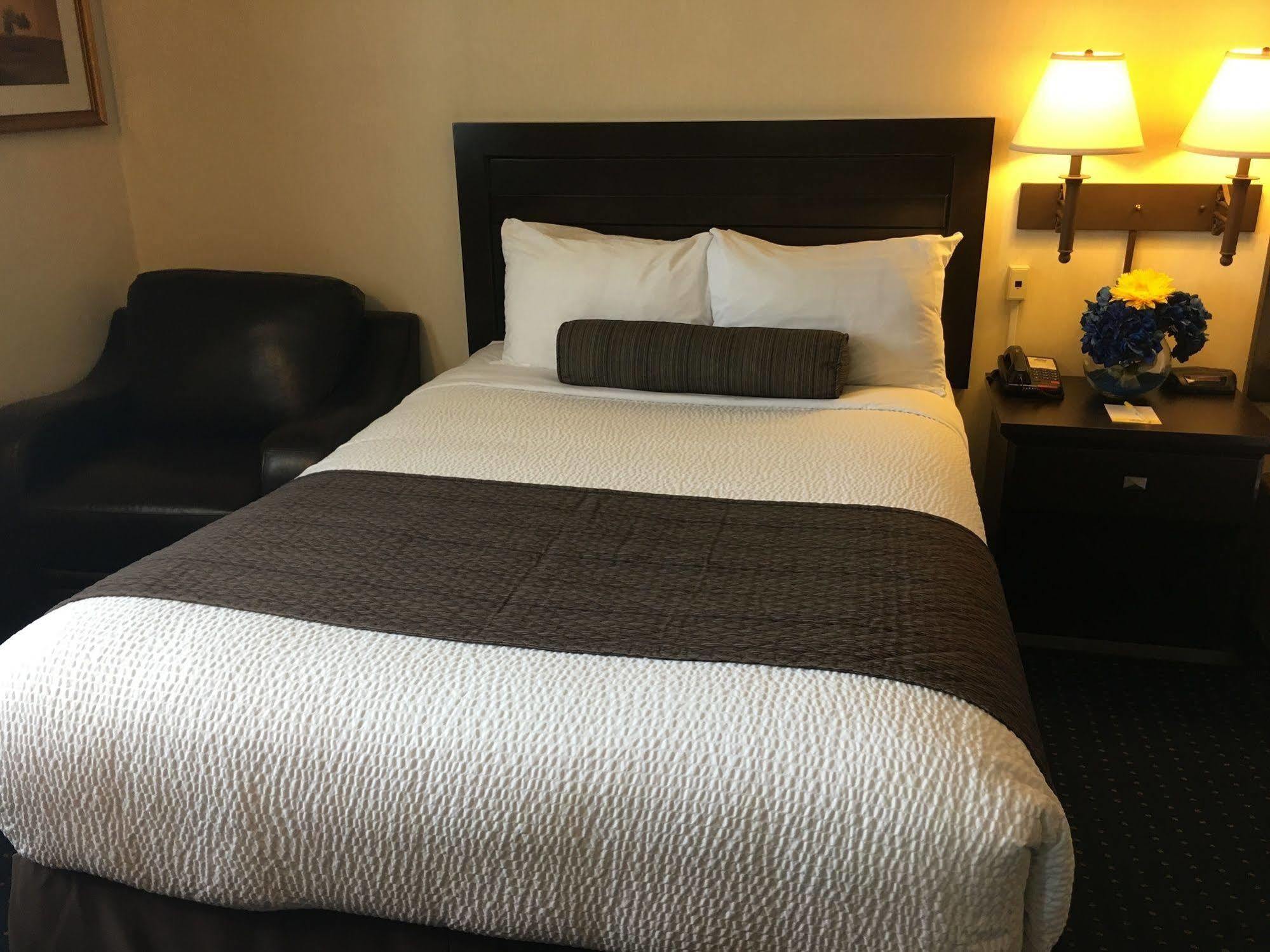 Days Inn & Suites By Wyndham Sault Ste. Marie On Ngoại thất bức ảnh