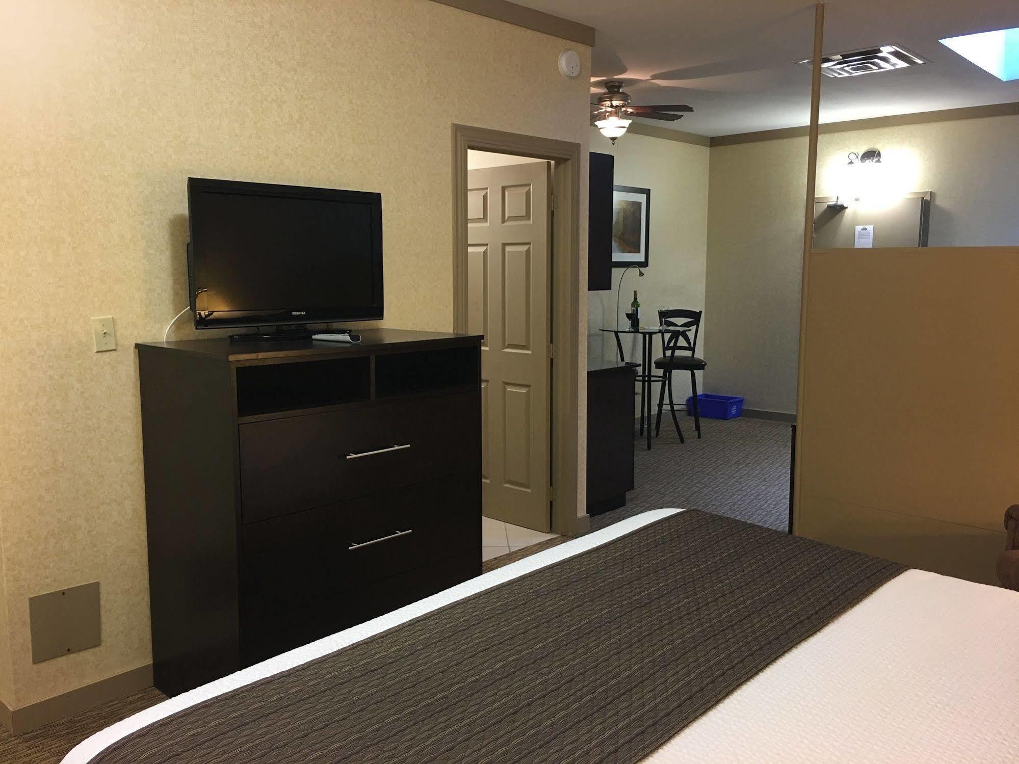 Days Inn & Suites By Wyndham Sault Ste. Marie On Ngoại thất bức ảnh