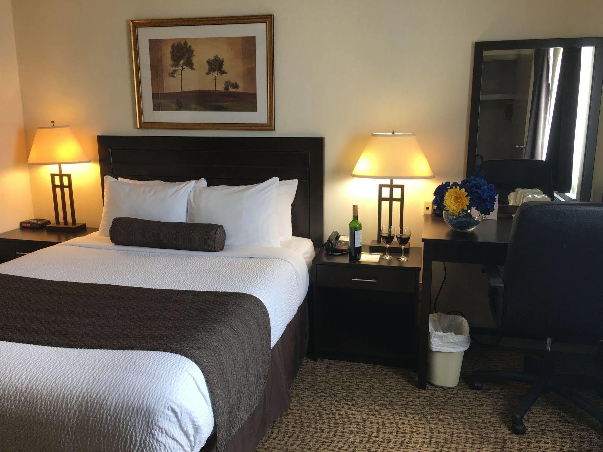 Days Inn & Suites By Wyndham Sault Ste. Marie On Ngoại thất bức ảnh