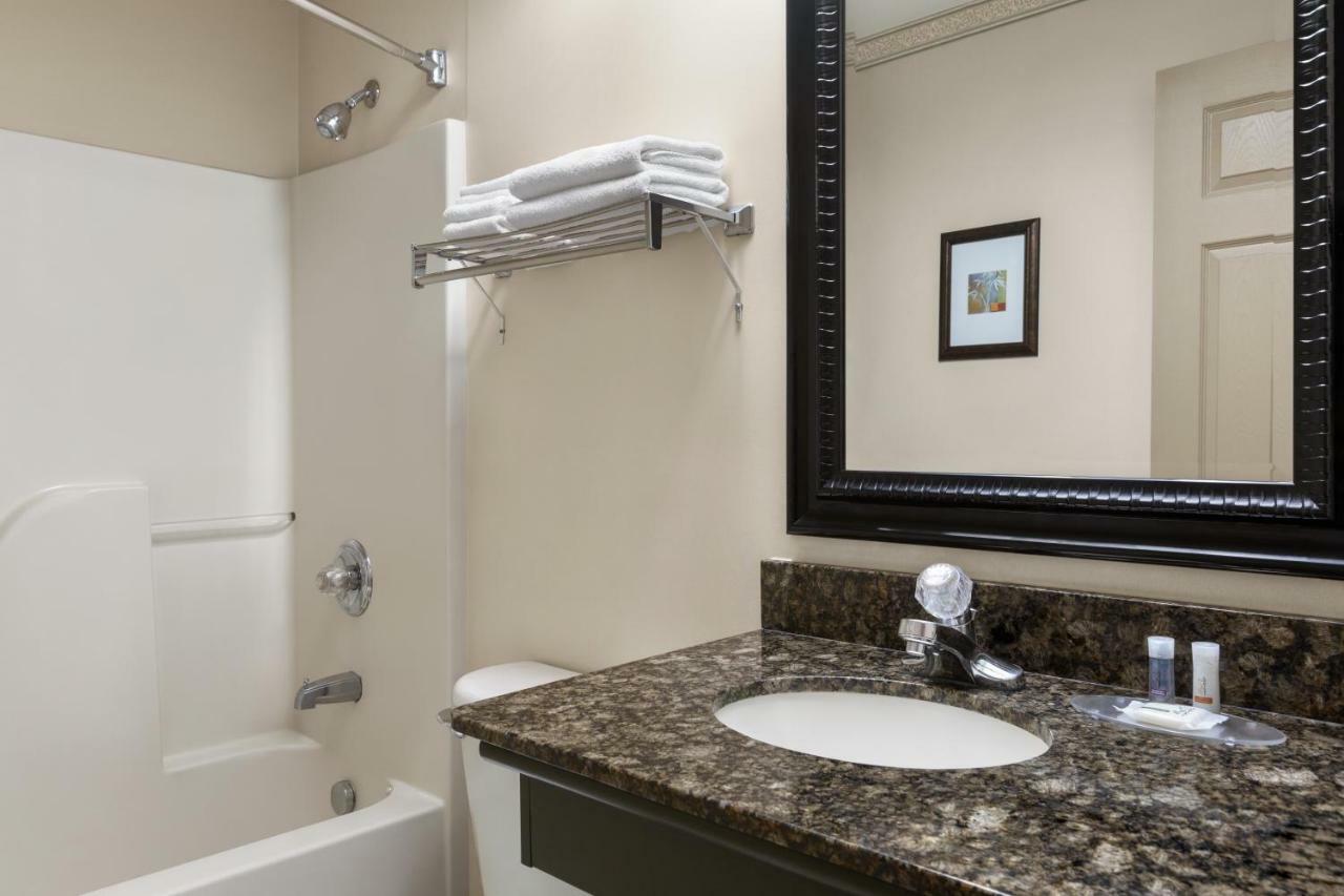 Days Inn & Suites By Wyndham Sault Ste. Marie On Ngoại thất bức ảnh